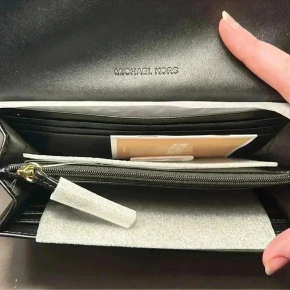 Michael Kors Jet Set Long Black Metallic Leather Wallet NWT Flawless - Picture 5 of 7